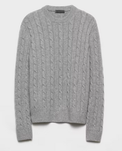 Classic cable roundneck with cashmere yarn